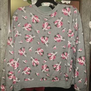 Great woman’s sweatshirt with flowers